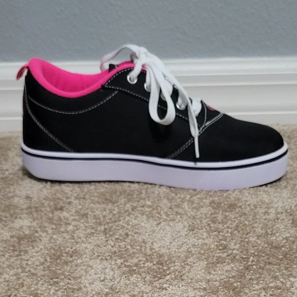 Pink and Black Womans/Girls Heelys Brand New Never Worn - Picture 6 of 7